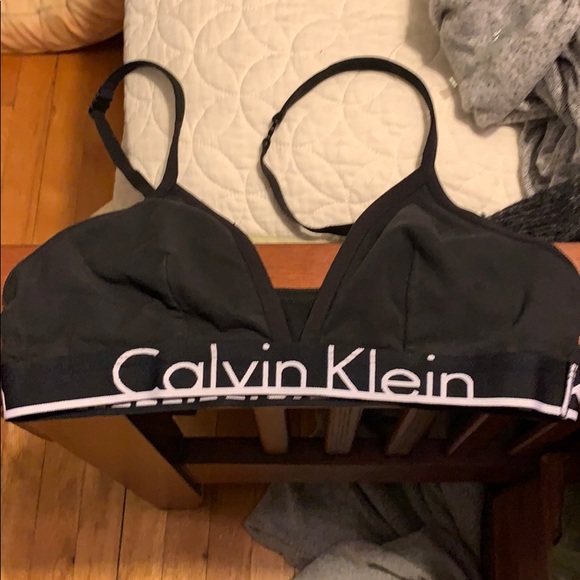 Calvin Klein bra 💚 - Picture 1 of 1